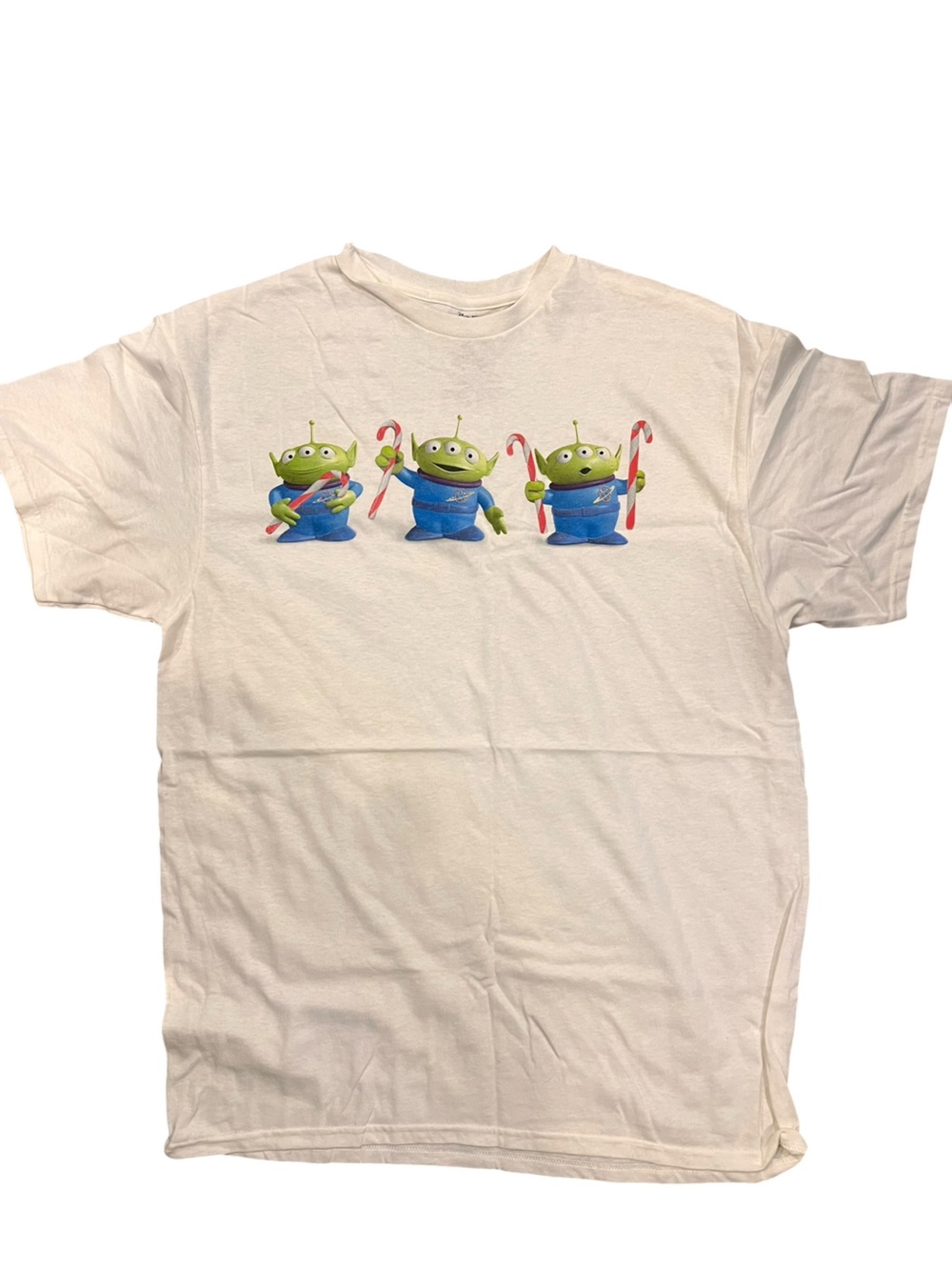 White Graphic Men’s T-Shirt with Holiday Alien Print